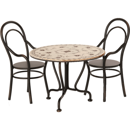 Dining table set w. 2 chairs